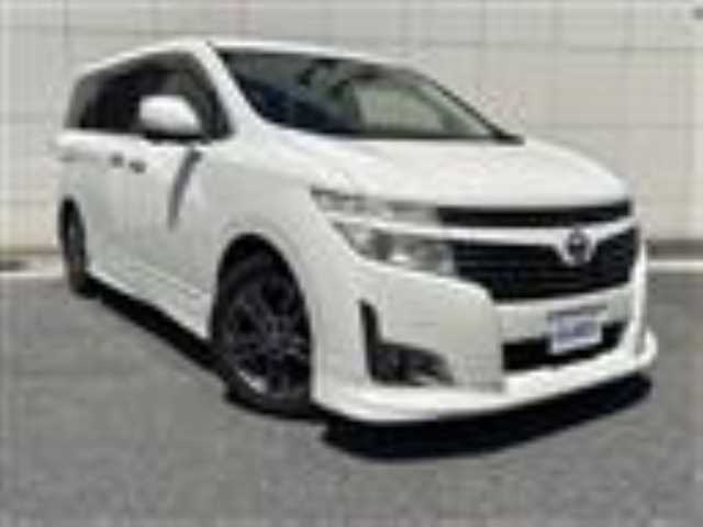 日産 エルグランド 250HWS アーバンクロム 埼玉県 2012(平24)年 12.7万km ブリリアントホワイトパール (株)IDOMが運営する【じしゃロン熊谷店】の自社ローン専用車両になりますこちらは現金またはオートローンご利用時の価格です。自社ローンご希望の方は別途その旨お申付け下さい/ワンオーナー/純正HDDナビ/　CD/DVD/ワンセグ/AM/FM/Bluetooth/AUX/アラウンドビューモニター/バックカメラ/前後コーナーセンサー/フリップダウンモニター/両側パワースライドドア/黒ハーフレザーシート/後席オットマン/後席カーテン付きレール/純正ドアバイザー/アルミペダル/ビルトインETC/HIDヘッドライト/ステアリングスイッチ/プッシュスタート/スマートキー
