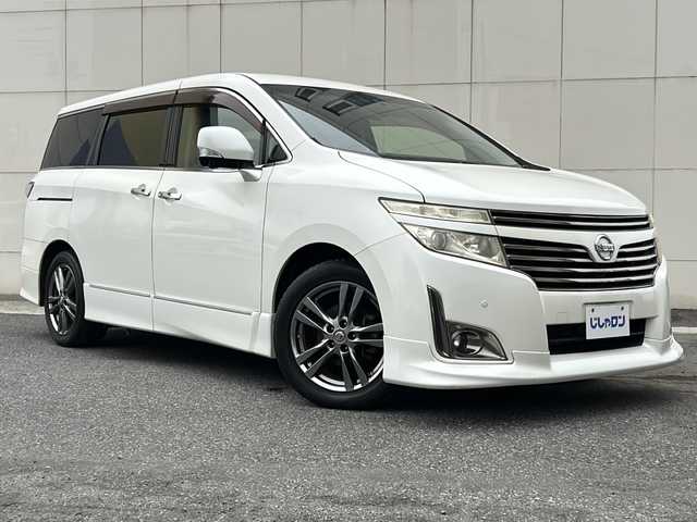 日産 エルグランド 250HWS アーバンクロム 埼玉県 2012(平24)年 12.7万km ブリリアントホワイトパール (株)IDOMが運営する【じしゃロン熊谷店】の自社ローン専用車両になりますこちらは現金またはオートローンご利用時の価格です。自社ローンご希望の方は別途その旨お申付け下さい/ワンオーナー/純正HDDナビ/　CD/DVD/ワンセグ/AM/FM/Bluetooth/AUX/アラウンドビューモニター/バックカメラ/前後コーナーセンサー/フリップダウンモニター/両側パワースライドドア/黒ハーフレザーシート/後席オットマン/後席カーテン付きレール/純正ドアバイザー/アルミペダル/ビルトインETC/HIDヘッドライト/ステアリングスイッチ/プッシュスタート/スマートキー