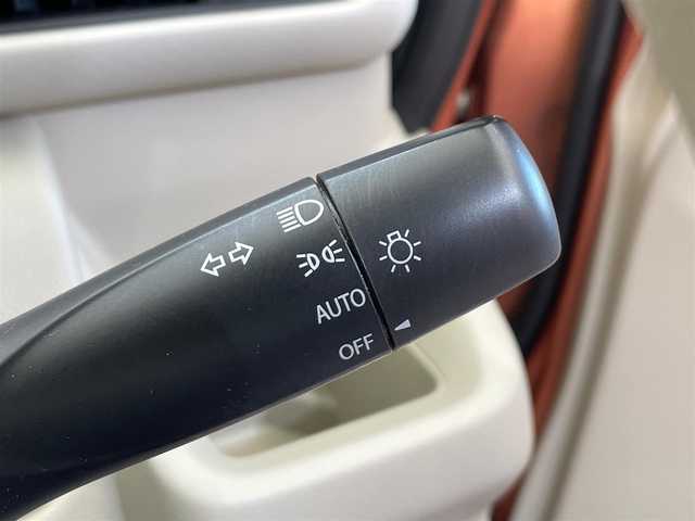 スズキ ワゴンＲ HYBRID FX 岩手県 2018(平30)年 2.4万km リフレクティブオレンジM ４WD/ヘッドアップディスプレイ/セーフティパッケージ/デュアルセンサーブレーキサポート/車線逸脱警報/誤発進抑制機能/先行車発進お知らせ機能/ハイビームアシスト/横滑り防止装置/アイドリングストップ/シートヒーター/オートエアコン/オートライト/ヘッドライトレベライザー/純正CDオーディオ/社外13インチアルミホイール