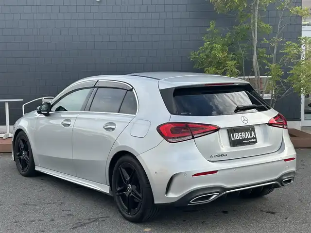 メルセデス・ベンツ Ａ２００ｄ AMGライン 滋賀県 2019(令1)年 2.9万km イリジウムシルバー アドバンスドパッケージ/レザーエクスクルーシブパッケージ/パノラマスライディングルーフ/ツートンカラーレザーシート/シートヒーター/３６０°カメラ/ETC/フルセグテレビ/アイドリングストップ/プッシュスタート/A-stop/ヘッドアップディスプレイ/純正AW１８インチ/純正ナビ