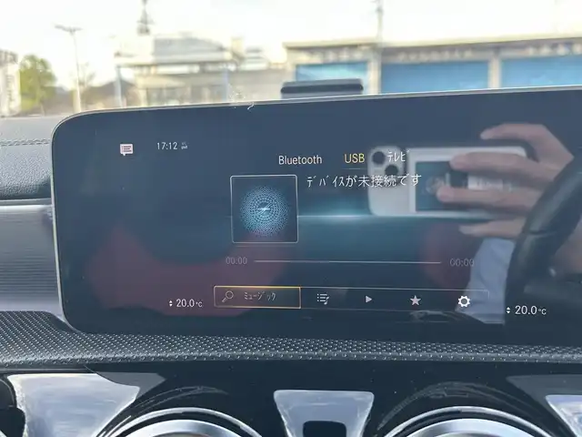 メルセデス・ベンツ Ａ２００ｄ AMGライン 滋賀県 2019(令1)年 2.9万km イリジウムシルバー アドバンスドパッケージ/レザーエクスクルーシブパッケージ/パノラマスライディングルーフ/ツートンカラーレザーシート/シートヒーター/３６０°カメラ/ETC/フルセグテレビ/アイドリングストップ/プッシュスタート/A-stop/ヘッドアップディスプレイ/純正AW１８インチ/純正ナビ