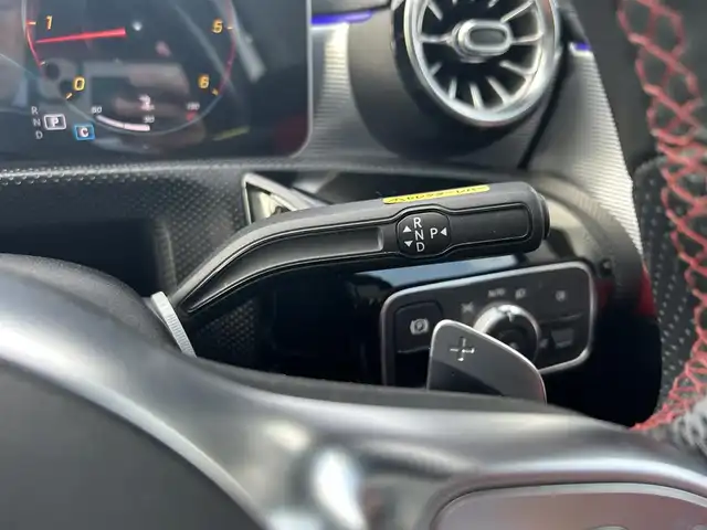 メルセデス・ベンツ Ａ２００ｄ AMGライン 滋賀県 2019(令1)年 2.9万km イリジウムシルバー アドバンスドパッケージ/レザーエクスクルーシブパッケージ/パノラマスライディングルーフ/ツートンカラーレザーシート/シートヒーター/３６０°カメラ/ETC/フルセグテレビ/アイドリングストップ/プッシュスタート/A-stop/ヘッドアップディスプレイ/純正AW１８インチ/純正ナビ