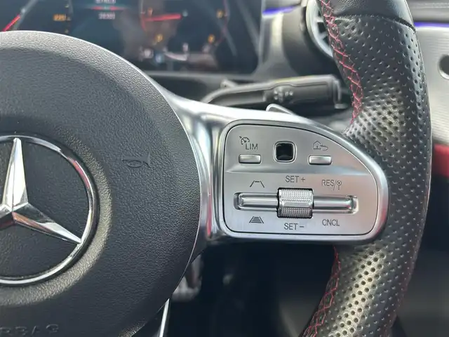 メルセデス・ベンツ Ａ２００ｄ AMGライン 滋賀県 2019(令1)年 2.9万km イリジウムシルバー アドバンスドパッケージ/レザーエクスクルーシブパッケージ/パノラマスライディングルーフ/ツートンカラーレザーシート/シートヒーター/３６０°カメラ/ETC/フルセグテレビ/アイドリングストップ/プッシュスタート/A-stop/ヘッドアップディスプレイ/純正AW１８インチ/純正ナビ