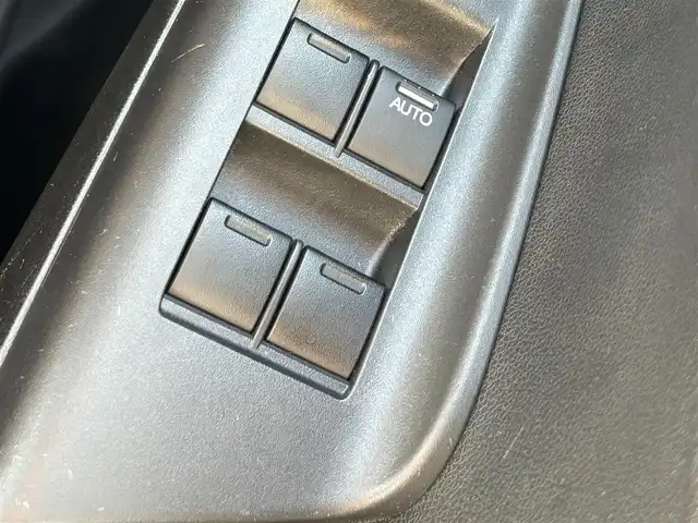 ホンダ フィット 13G L ホンダセンシング 福岡県 2017(平29)年 1.7万km ルナシルバーM ホンダセンシング/盗難防止システム/レーンキープアシスト/コーナーセンサー/エアバック（W＋サイド）/純正ナビ/バック車外カメラ/ビルドインETC/USB接続/ミュージックプレイヤー接続（ipod.AppleCarPlay）/bluetooth/フルセグTV/12V180WMAXソケット/純正フロアマット/フルフラットシート/オートマッチクハイビーム/アイドリングストップ