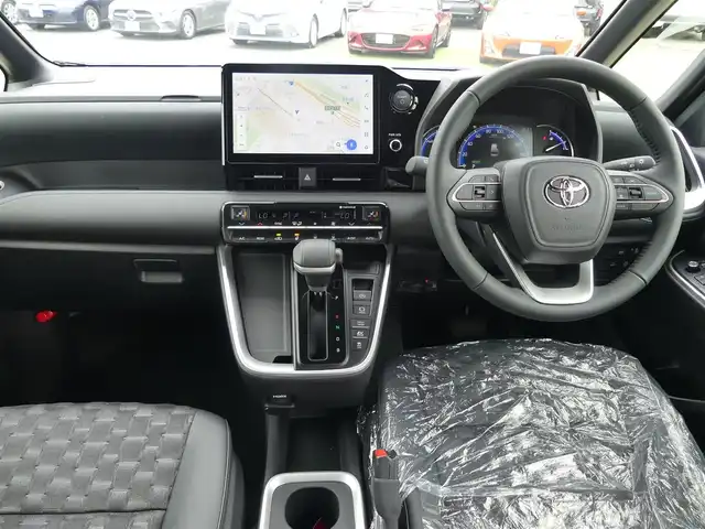 トヨタ ヴォクシー ハイブリッド S－Z 千葉県 2025(令7)年 0.1万km未満 ホワイトパールクリスタルシャイン Toyota Safety Sense/・プリクラッシュセーフティ/・レーンディパーチャーアラート/・オートハイビーム/・レーダークルーズコントロール/パワーバックドア/両側パワースライドドア/左ユニバーサルステップ/ハーフレザーシート/前席シートヒーター/10.5インチ純正コネクティッドナビ/地デジTV/【DVD/CD再生機能　Bluetooth接続】/バックカメラ/革巻きステアリング/ステアリングスイッチ/ETC（2.0）/LEDヘッドライト/ウインカーミラー/クリアランスソナー/純正16インチアルミホイル/サイド/カーテンエアバッグ/スマートキー