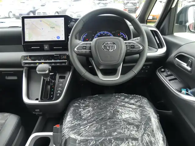 トヨタ ヴォクシー ハイブリッド S－Z 千葉県 2025(令7)年 0.1万km未満 ホワイトパールクリスタルシャイン Toyota Safety Sense/・プリクラッシュセーフティ/・レーンディパーチャーアラート/・オートハイビーム/・レーダークルーズコントロール/パワーバックドア/両側パワースライドドア/左ユニバーサルステップ/ハーフレザーシート/前席シートヒーター/10.5インチ純正コネクティッドナビ/地デジTV/【DVD/CD再生機能　Bluetooth接続】/バックカメラ/革巻きステアリング/ステアリングスイッチ/ETC（2.0）/LEDヘッドライト/ウインカーミラー/クリアランスソナー/純正16インチアルミホイル/サイド/カーテンエアバッグ/スマートキー