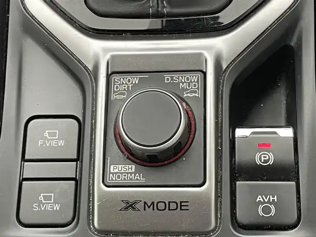 スバル フォレスター プレミアム 滋賀県 2018(平30)年 9.1万km クリスタルホワイトP 禁煙車/純正ナビ/【CD/DVD/Bluetooth/HDMI/フルセグTV】/バックモニター/フロントビューモニター/ＥＴＣ/ドライブレコーダー/スマートリヤビューミラー/パワーバックドア/ルーフレール/アイサイトコアテクノロジー/・プリクラッシュブレーキ/・後退時ブレーキアシスト/・AT誤発進抑制制御/AT誤後進抑制制御/・ツーリングアシスト/・前車速追従機能付クルーズコントロール/・車線逸脱抑制/車線逸脱警報/・ふらつき警報/・先行車発進お知らせ機能/アイサイトセイフティプラス/・スバルリヤビークルディテクション/・アダプティブドライビングビーム/ハーフレザーシート/パワーシート/シートヒーター/ステアリングヒーター/ＬＥＤライト/パドルシフト/スマートキー