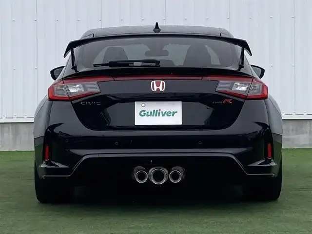 ホンダ シビック タイプR 香川県 2024(令6)年 0.2万km クリスタルブラックパール 登録時走行距離：1668km/タイプRシリアルナンバー24231/メーカー純正ナビ/　BT AppleCarPlay AndoridAuto HondaLogR/バックカメラ/ビルトインETC2.0/置くだけ充電/純正フルエアロ/純正19インチアルミホイール/衝突被害軽減装置/レーンキープアシスト/レーダークルーズコントロール/クリアランスソナー/ブラインドスポットモニター/プッシュスタート/スマートキー/スペアキー/新車時保証書/ワンオーナー