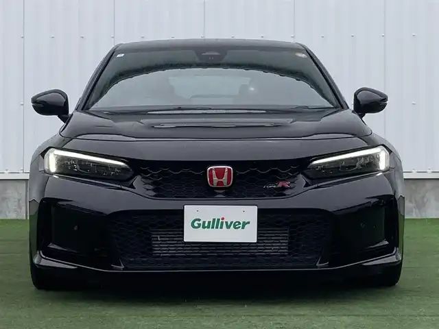 ホンダ シビック タイプR 香川県 2024(令6)年 0.2万km クリスタルブラックパール 登録時走行距離：1668km/タイプRシリアルナンバー24231/メーカー純正ナビ/　BT AppleCarPlay AndoridAuto HondaLogR/バックカメラ/ビルトインETC2.0/置くだけ充電/純正フルエアロ/純正19インチアルミホイール/衝突被害軽減装置/レーンキープアシスト/レーダークルーズコントロール/クリアランスソナー/ブラインドスポットモニター/プッシュスタート/スマートキー/スペアキー/新車時保証書/ワンオーナー