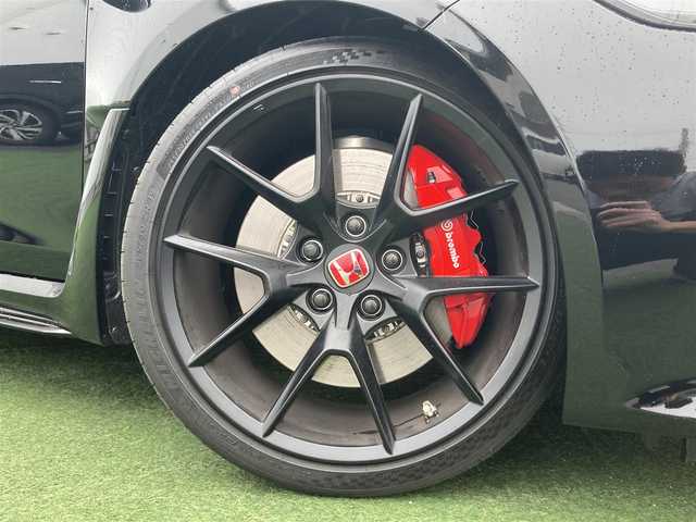 ホンダ シビック タイプR 香川県 2024(令6)年 0.2万km クリスタルブラックパール 登録時走行距離：1668km/タイプRシリアルナンバー24231/メーカー純正ナビ/　BT AppleCarPlay AndoridAuto HondaLogR/バックカメラ/ビルトインETC2.0/置くだけ充電/純正フルエアロ/純正19インチアルミホイール/衝突被害軽減装置/レーンキープアシスト/レーダークルーズコントロール/クリアランスソナー/ブラインドスポットモニター/プッシュスタート/スマートキー/スペアキー/新車時保証書/ワンオーナー