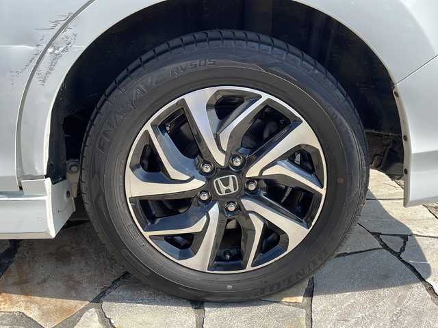 ホンダ ステップワゴン スパーダ ホンダセンシング 静岡県 2018(平30)年 5.4万km プラチナホワイトパール 純正ナビ/・CD/DVD/・SD/・Bluetooth/・USB/・フルセグTV/・Music Rack/・iPod/ホンダセンシング/●衝突軽減ブレーキ〈CMBS〉/●誤発進抑制機能/●歩行者事故低減ステアリング/●路外逸脱抑制機能/●ACC〈アダプティブ・クルーズ・コントロール〉/●LKAS〈車線維持支援システム〉/●先行車発進お知らせ機能/●標識認識機能/主要装備/・バックカメラ/・前後ドライブレコーダー/・後席フリップダウンモニター/・両側パワースライドドア/・ＬＥＤヘッドライト/・パドルシフト/・アイドリングストップ/・純正１６インチＡＷ/・わくわくゲート