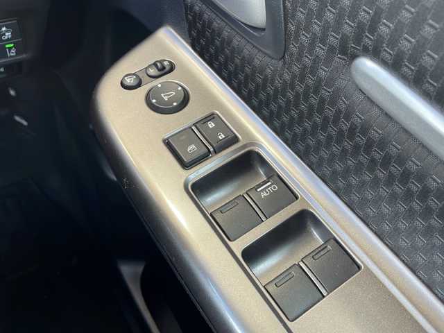 ホンダ ステップワゴン スパーダ ホンダセンシング 静岡県 2018(平30)年 5.4万km プラチナホワイトパール 純正ナビ/・CD/DVD/・SD/・Bluetooth/・USB/・フルセグTV/・Music Rack/・iPod/ホンダセンシング/●衝突軽減ブレーキ〈CMBS〉/●誤発進抑制機能/●歩行者事故低減ステアリング/●路外逸脱抑制機能/●ACC〈アダプティブ・クルーズ・コントロール〉/●LKAS〈車線維持支援システム〉/●先行車発進お知らせ機能/●標識認識機能/主要装備/・バックカメラ/・前後ドライブレコーダー/・後席フリップダウンモニター/・両側パワースライドドア/・ＬＥＤヘッドライト/・パドルシフト/・アイドリングストップ/・純正１６インチＡＷ/・わくわくゲート