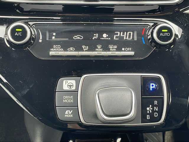 トヨタ アクア G 三重県 2021(令3)年 4.8万km プラチナホワイトパールマイカ 全方位カメラ　ＡＣ１００Ｖ　ＢＳＭ　衝突軽減ブレーキ　純正ディスプレイオーディオ　ＭＡＰ／ＢＴ／ＴＶ／カープレイ　保証書　取扱説明書　レーダークルーズコントロール　ＥＴＣ２．０　ＬＥＤヘッドライト