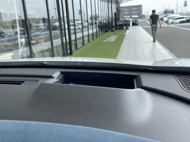 日産 アリア B9 リミテッド 愛知県 2022(令4)年 3.9万km 白 プロパイロット/衝突軽減システム/純正14型ディズプレイオーディオ　ナビあり/三眼LEDヘッドライト/全方位カメラ/プレミアムサウンドBOSE/サンルーフ/クルーズコントロール/シートヒーター/エアシート/フルセグ/Bluetooth/バックカメラ/電動リアゲート/パワーシート/コーナーセンサー/純正アルミホイール/ETC2.0/ブラインドスポットモニター/ステアリングヒーター/インテリジェントミラー/オートマチックハイビーム/置くだけ充電機/ステアリングスイッチ/スマートキー/プッシュスタート
