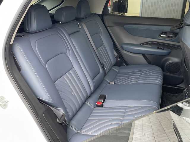 日産 アリア B9 リミテッド 愛知県 2022(令4)年 3.9万km 白 プロパイロット/衝突軽減システム/純正14型ディズプレイオーディオ　ナビあり/三眼LEDヘッドライト/全方位カメラ/プレミアムサウンドBOSE/サンルーフ/クルーズコントロール/シートヒーター/エアシート/フルセグ/Bluetooth/バックカメラ/電動リアゲート/パワーシート/コーナーセンサー/純正アルミホイール/ETC2.0/ブラインドスポットモニター/ステアリングヒーター/インテリジェントミラー/オートマチックハイビーム/置くだけ充電機/ステアリングスイッチ/スマートキー/プッシュスタート