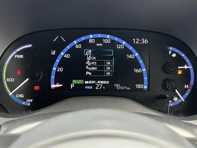 トヨタ ヤリスクロス ハイブリッド Z 熊本県 2022(令4)年 5.2万km ブラックマイカ/ホワイトパールクリスタルシャイン 2トーン 純正ディスプレイオーディオ/・ナビ/AM/FM/USB/BT/・フルセグTV/全周囲カメラ/・フロント/バック/サイド/トヨタセーフティセンス/・レーントレーシングアシスト/・プロアクティブドライビングアシスト/・ロードサインアシスト/・リヤクロストラフィックアラート/・ブラインドスポットモニター/・パーキングサポートブレーキ/・オートマチックハイビーム/クリアランスソナー/レーダークルーズコントロール/前後コーナーセンサー/ETC2.0/革巻きステアリング/・ステアリングリモコン/ハーフレザーシート/・D席パワーシート/・D/N席シートヒーター/電動格納ミラー/・ウィンカーミラー/オートライト/・LEDライト/・ヘッドライトレベライザー/電動サイドブレーキ/・ホールドボタン/純正ドアバイザー/純正アルミホイール/純正フロアマット/スマートキー
