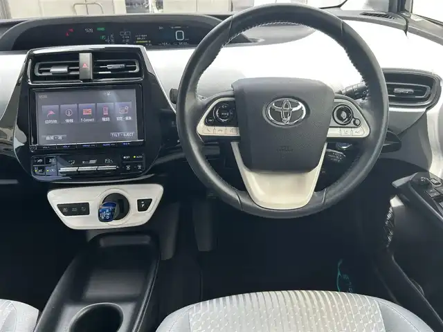 トヨタ プリウス S 福島県 2016(平28)年 5.5万km アティチュードブラックマイカ 4WD/純正9inSDナビ/　【フルセグ/CD/DVD/BT/USB/SD/HDMI】/社外エアロ（F/R/S）/トヨタセーフティセンス/バックカメラ/ステアリングスイッチ/レーダークルーズコントロール/ビルトインETC/LEDヘッドライト（AUTO機能付き）/　・フォグランプ/オートマチックハイビーム/レーンキープアシスト/横滑り防止機能/純正フロアマット/純正ドアバイザー