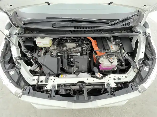 トヨタ ヴォクシー ハイブリッド ZS 煌Ⅱ 千葉県 2020(令2)年 4万km ホワイトパールクリスタルシャイン 禁煙車　/社外10型ナビ/フルセグTV/　Bluetooth/CD/DVD/衝突軽減システム　/両側パワースライドドア　/クリアランスソナー　/パーキングサポートブレーキ　/レーンディパーチャーアラート　/先行車発進お知らせ　/バックカメラ　/席ヒーター/クルーズコントロール/LEDオートヘッドライト/革巻きステアリング/ステアリングスイッチ/純正アルミホイール