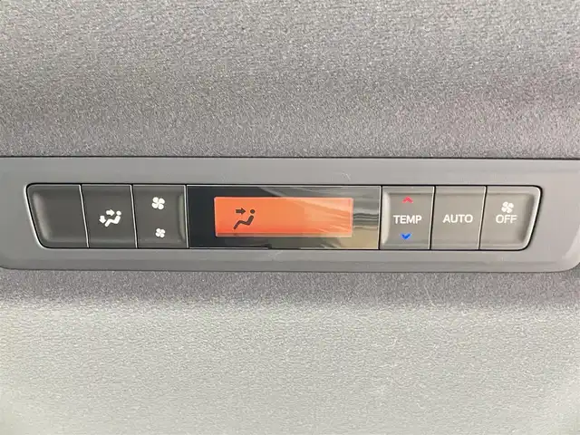 トヨタ ヴォクシー ハイブリッド ZS 煌Ⅱ 千葉県 2020(令2)年 4万km ホワイトパールクリスタルシャイン 禁煙車　/社外10型ナビ/フルセグTV/　Bluetooth/CD/DVD/衝突軽減システム　/両側パワースライドドア　/クリアランスソナー　/パーキングサポートブレーキ　/レーンディパーチャーアラート　/先行車発進お知らせ　/バックカメラ　/席ヒーター/クルーズコントロール/LEDオートヘッドライト/革巻きステアリング/ステアリングスイッチ/純正アルミホイール