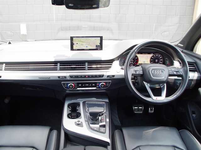 アウディ Ｑ７ 3．0TFSI クワトロ 埼玉県 2018(平30)年 6.5万km ディープブラックパールエフェクト ワンオーナー/パノラマルーフ /ブラックレザーシート /アダプティブクルーズコントロール /マトリクスLED /バーチャルコックピット /全周囲カメラ /CarPlay /MMIナビ シートHI /電動リアゲート /ETC /ドラレコ
