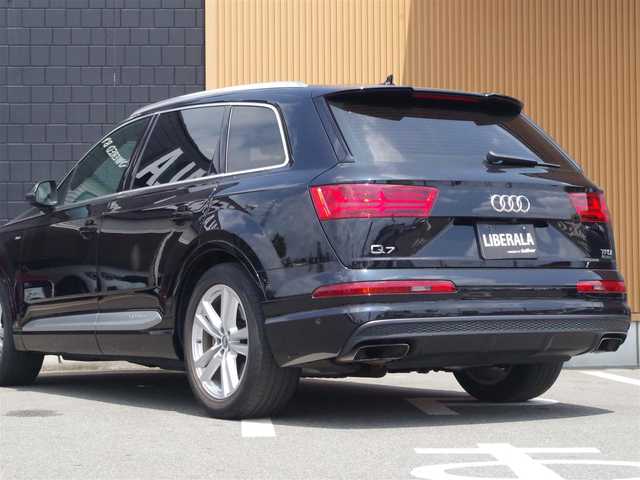 アウディ Ｑ７ 3．0TFSI クワトロ 埼玉県 2018(平30)年 6.5万km ディープブラックパールエフェクト ワンオーナー/パノラマルーフ /ブラックレザーシート /アダプティブクルーズコントロール /マトリクスLED /バーチャルコックピット /全周囲カメラ /CarPlay /MMIナビ シートHI /電動リアゲート /ETC /ドラレコ