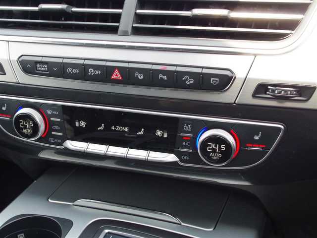 アウディ Ｑ７ 3．0TFSI クワトロ 埼玉県 2018(平30)年 6.5万km ディープブラックパールエフェクト ワンオーナー/パノラマルーフ /ブラックレザーシート /アダプティブクルーズコントロール /マトリクスLED /バーチャルコックピット /全周囲カメラ /CarPlay /MMIナビ シートHI /電動リアゲート /ETC /ドラレコ
