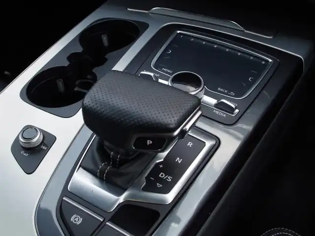 アウディ Ｑ７ 3．0TFSI クワトロ 埼玉県 2018(平30)年 6.5万km ディープブラックパールエフェクト ワンオーナー/パノラマルーフ /ブラックレザーシート /アダプティブクルーズコントロール /マトリクスLED /バーチャルコックピット /全周囲カメラ /CarPlay /MMIナビ シートHI /電動リアゲート /ETC /ドラレコ