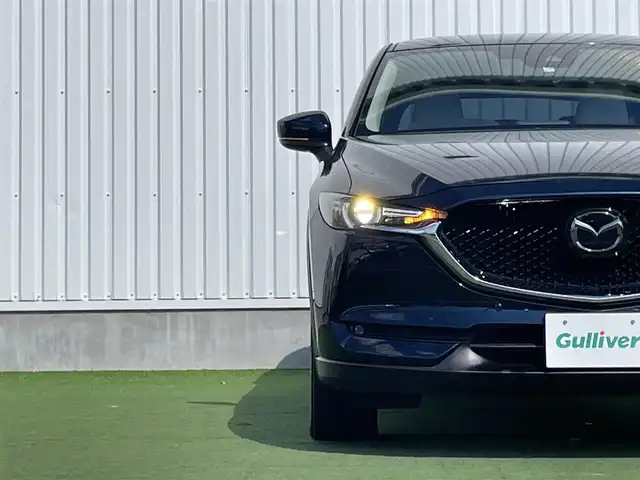 マツダ ＣＸ－５ XD Lパッケージ 香川県 2017(平29)年 4.3万km ディープクリスタルブルーマイカ 登録時走行距離：42684km/純正ディスプレイオーディオ/　CD DVD BT フルセグTV/バックカメラ/左前カメラ/アルパインフリップダウンモニター/衝突被害軽減装置/レーンキープアシスト/レーダークルーズコントロール/LEDヘッドライト/オートライト/フォグランプ/リアフォグ/パワーバックドア/ETC/ドライブレコーダー/MTモード付AT/電子パーキングブレーキ/ホワイトレザーシート/シートヒーター/パワーシート/シートメモリ/革巻きステアリング/ステアリングスイッチ/ステアリングヒーター/プッシュスタート/スマートキー