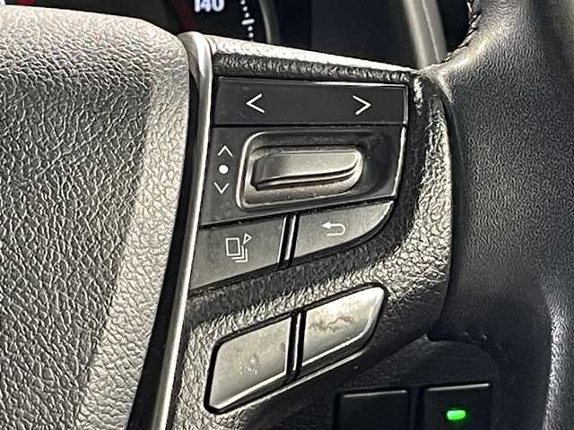 トヨタ アルファード S Aパッケージ 愛知県 2018(平30)年 5.8万km ブラック 純正１０インチナビ　/（AM/FM/CD・DVD再生/フルセグTV/SD/Bluetooth)/純正フリップダウンモニター　/トヨタセーフティセンス　/　　-プリクラッシュセーフティ/　　-レーントレーニングアシスト/　　-ロードサインアシスト/　　-先行車発進告知機能/　　-クリアランスソナー/　　-オートマチックハイビーム/レーダークルーズコントロール　/ＡＣ１００Ｖ　/両側パワースライドドア　/ビルトインＥＴＣ　/LEDヘッドライト/LEDフォグランプ/バックカメラ/プッシュスタート/　　-スマートキー/オットマン