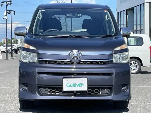 トヨタ ヴォクシー X Lエディション 道央・札幌 2012(平24)年 16.1万km ダークバイオレットマイカメタリック ４WD/ワンオーナー/寒冷地仕様/社外SDナビ/CD/DVD/BT/フルセグ/センターデフロック/バックカメラ/ETC/ドライブレコーダー/ECOMODE/ワイパーデアイサー/片側パワースライドドア/革巻きウッドコンビステアリング/ステアリングリモコン/MTモード付AT/プッシュスタート/スマートキー/HIDヘッドライト/オートライト/電動格納ミラー/ウィンカーミラー/純正フロアマット/ドアバイザー/スペアキー/社外エンジンスターター/純正SDナビ積込/純正ステアリング積込