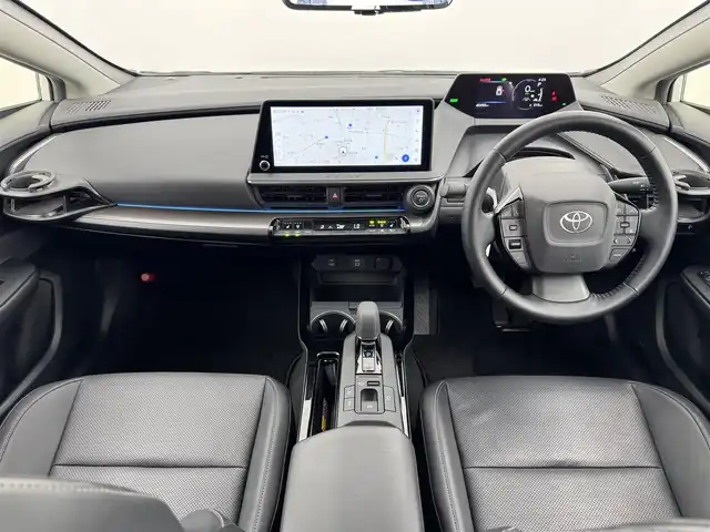 トヨタ プリウス Z 愛知県 2023(令5)年 4.1万km ホワイトパールクリスタルシャイン トヨタセーフティーセンス/・オートマチックハイビーム/・プリクラッシュセーフティー/・レーンアシスト/・レーンディパラーチャー/・ロードサインアシスト/・先行発進警告システム/・レーダークルーズコントロール/・BSM/・クリアランスソナー/12.3インチディスプレイオーディオ/・フルセグTV/・Bluetooth/・AppleCarPlay/パノラマルーフ/置くだけ充電/ETC2.0/パワーバックドア/革巻きステアリング/デジタルインナーミラー/シートヒーター/エアシート/電動パーキングシステム/AC100V/パワーシート