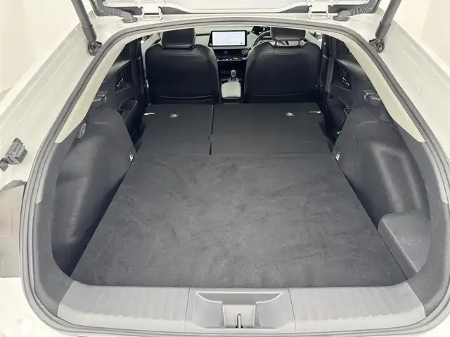 トヨタ プリウス Z 愛知県 2023(令5)年 4.1万km ホワイトパールクリスタルシャイン トヨタセーフティーセンス/・オートマチックハイビーム/・プリクラッシュセーフティー/・レーンアシスト/・レーンディパラーチャー/・ロードサインアシスト/・先行発進警告システム/・レーダークルーズコントロール/・BSM/・クリアランスソナー/12.3インチディスプレイオーディオ/・フルセグTV/・Bluetooth/・AppleCarPlay/パノラマルーフ/置くだけ充電/ETC2.0/パワーバックドア/革巻きステアリング/デジタルインナーミラー/シートヒーター/エアシート/電動パーキングシステム/AC100V/パワーシート
