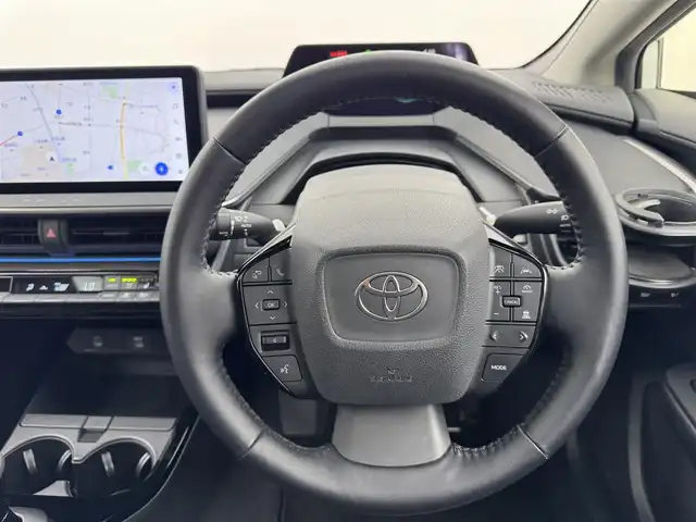 トヨタ プリウス Z 愛知県 2023(令5)年 4.1万km ホワイトパールクリスタルシャイン トヨタセーフティーセンス/・オートマチックハイビーム/・プリクラッシュセーフティー/・レーンアシスト/・レーンディパラーチャー/・ロードサインアシスト/・先行発進警告システム/・レーダークルーズコントロール/・BSM/・クリアランスソナー/12.3インチディスプレイオーディオ/・フルセグTV/・Bluetooth/・AppleCarPlay/パノラマルーフ/置くだけ充電/ETC2.0/パワーバックドア/革巻きステアリング/デジタルインナーミラー/シートヒーター/エアシート/電動パーキングシステム/AC100V/パワーシート
