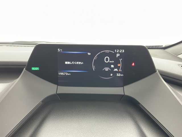 トヨタ プリウス Z 道央・札幌 2023(令5)年 2万km アティチュードブラックマイカ ・4WD/・純正ディスプレイオーディオ&TV&BT&Miracast　/・全方位カメラ/・サンルーフ/・パワーバックドア/・アダプティブクルーズコントロール　/・トヨタセーフティーセンス　/・デジタルインナーミラー /・運転席パワーシート/・前席ベンチレーション/・前席シートヒーター /・ステアリングヒーター/・ビルトインETC2.0/・置くだけ充電　　/・LEDヘッドライト/・オートライト/・オートハイビーム/・純正フォグ/・スマートキー