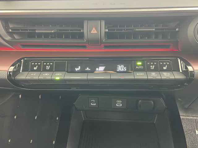 トヨタ プリウス Z 道央・札幌 2023(令5)年 2万km アティチュードブラックマイカ ・4WD/・純正ディスプレイオーディオ&TV&BT&Miracast　/・全方位カメラ/・サンルーフ/・パワーバックドア/・アダプティブクルーズコントロール　/・トヨタセーフティーセンス　/・デジタルインナーミラー /・運転席パワーシート/・前席ベンチレーション/・前席シートヒーター /・ステアリングヒーター/・ビルトインETC2.0/・置くだけ充電　　/・LEDヘッドライト/・オートライト/・オートハイビーム/・純正フォグ/・スマートキー