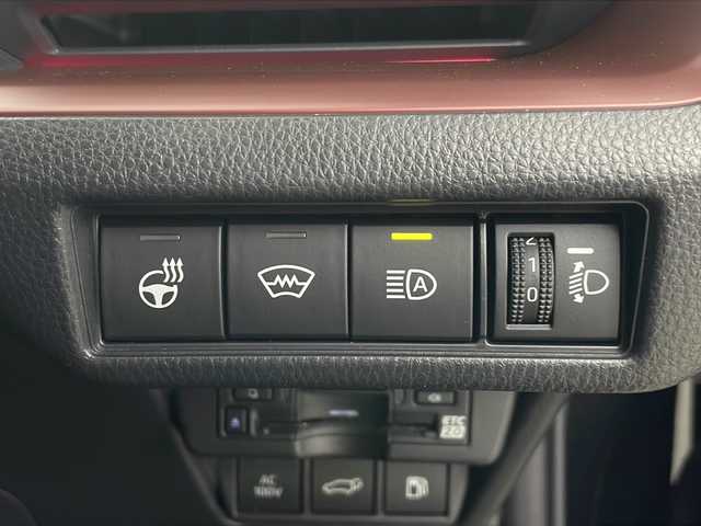 トヨタ プリウス Z 道央・札幌 2023(令5)年 2万km アティチュードブラックマイカ ・4WD/・純正ディスプレイオーディオ&TV&BT&Miracast　/・全方位カメラ/・サンルーフ/・パワーバックドア/・アダプティブクルーズコントロール　/・トヨタセーフティーセンス　/・デジタルインナーミラー /・運転席パワーシート/・前席ベンチレーション/・前席シートヒーター /・ステアリングヒーター/・ビルトインETC2.0/・置くだけ充電　　/・LEDヘッドライト/・オートライト/・オートハイビーム/・純正フォグ/・スマートキー