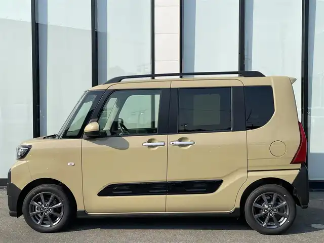 ダイハツ タント ファンクロス 大阪府 2022(令4)年 0.1万km サンドベージュメタリック 走行距離362km/純正９インチディプレイオーディオ　/ＥＴＣ　/バックカメラ　/両側パワースライドドア　/フルセグＴＶ　/純正フロアマット　/純正１４インチアルミホイール　/シートヒーター　/ＬＥＤヘッドライト　/スマートアシスト