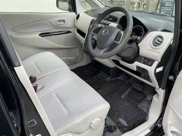 日産 デイズ X Vセレ +SeftyⅡ 滋賀県 2015(平27)年 7.8万km ブラック (株)IDOMが運営する【じしゃロン草津店】の自社ローン対象車両になります。こちらは現金ご利用時の価格です。自社ローンご希望の方は別途その旨お申付け下さい。