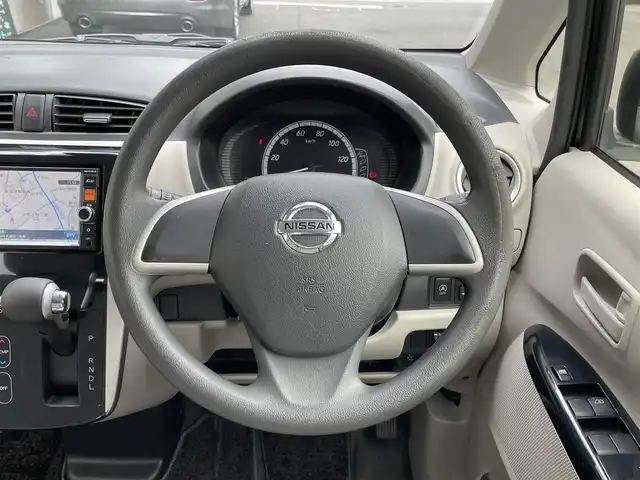 日産 デイズ X Vセレ +SeftyⅡ 滋賀県 2015(平27)年 7.8万km ブラック (株)IDOMが運営する【じしゃロン草津店】の自社ローン対象車両になります。こちらは現金ご利用時の価格です。自社ローンご希望の方は別途その旨お申付け下さい。