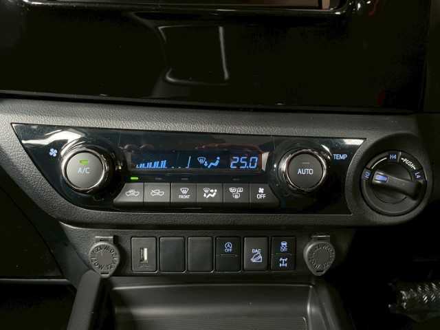 トヨタ ハイラックス Z 道北・旭川 2021(令3)年 4.3万km オキサイドブロンズM USトヨタ タコマルックグリル（社外）/リフトアップキット（社外）/ATOTOディスプレイオーディオ（社外）/バックカメラ/社外ベッドライナー（MAX LINER）/マッドフラップ（社外）/リアデフロック/プリクラッシュセーフティ/LDA/DAC/ETC/クルーズコントロール/アイドリングストップ/コーナーセンサー/4WD(切替）/フォグランプ（フロント、リア）/電格ミラー/17AW RAYS M9+（社外）/ダンロップ　グラントレックR/T 01（社外）/ GRフロントバンパ-（純正）/フェンダートリム（純正）/フロントカメラ＋モニターセット（社外）/社外パーツ取付有