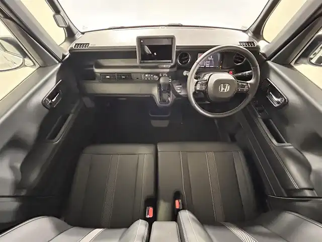 ホンダ Ｎ ＢＯＸ カスタム コーディネートスタイル 佐賀県 2025(令7)年 0.1万km プラチナホワイトパール ホンダセンシング/両側パワースライドドア/レーダークルーズコントロール/電子パーキングブレーキ/ブレーキホールド/ハーフレザーシート/シートバックテーブル/純正14インチアルミホイール/スマートキー/ウィンカーミラー