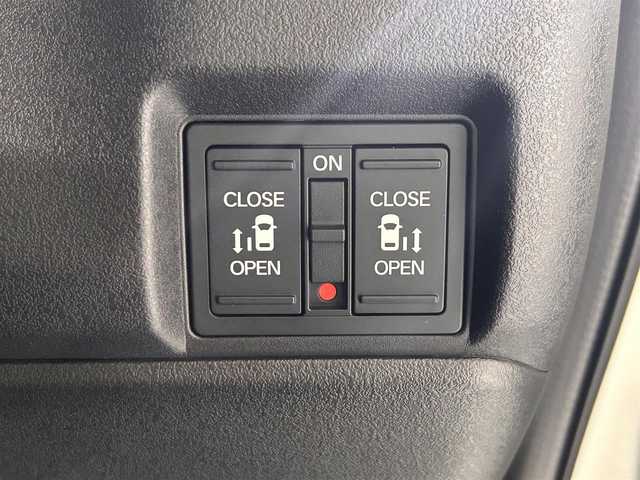 ホンダ Ｎ ＢＯＸ カスタム コーディネートスタイル 佐賀県 2025(令7)年 0.1万km プラチナホワイトパール ホンダセンシング/両側パワースライドドア/レーダークルーズコントロール/電子パーキングブレーキ/ブレーキホールド/ハーフレザーシート/シートバックテーブル/純正14インチアルミホイール/スマートキー/ウィンカーミラー