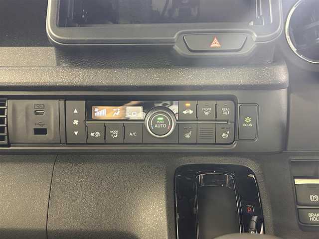 ホンダ Ｎ ＢＯＸ カスタム コーディネートスタイル 佐賀県 2025(令7)年 0.1万km プラチナホワイトパール ホンダセンシング/両側パワースライドドア/レーダークルーズコントロール/電子パーキングブレーキ/ブレーキホールド/ハーフレザーシート/シートバックテーブル/純正14インチアルミホイール/スマートキー/ウィンカーミラー