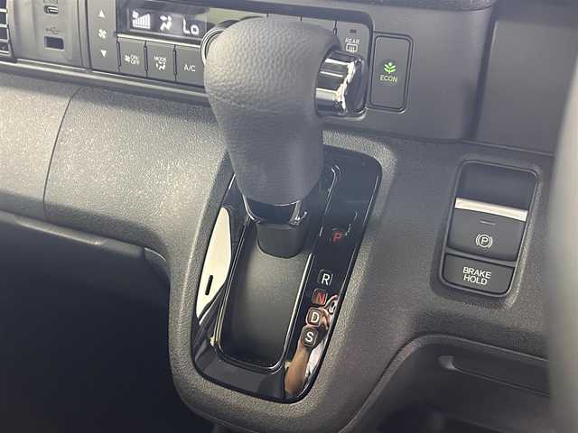 ホンダ Ｎ ＢＯＸ カスタム コーディネートスタイル 佐賀県 2025(令7)年 0.1万km プラチナホワイトパール ホンダセンシング/両側パワースライドドア/レーダークルーズコントロール/電子パーキングブレーキ/ブレーキホールド/ハーフレザーシート/シートバックテーブル/純正14インチアルミホイール/スマートキー/ウィンカーミラー