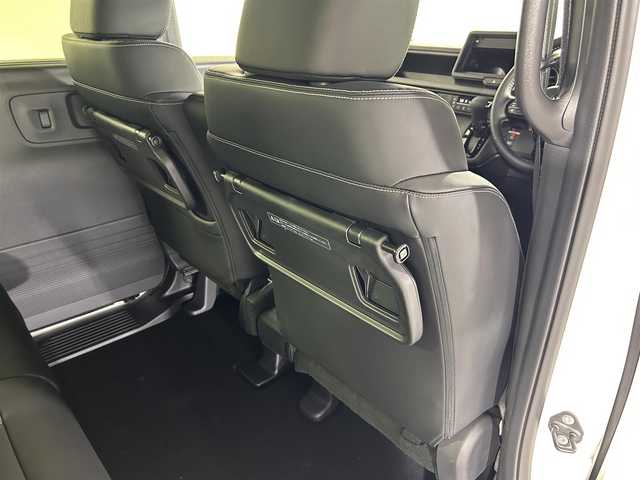 ホンダ Ｎ ＢＯＸ カスタム コーディネートスタイル 佐賀県 2025(令7)年 0.1万km プラチナホワイトパール ホンダセンシング/両側パワースライドドア/レーダークルーズコントロール/電子パーキングブレーキ/ブレーキホールド/ハーフレザーシート/シートバックテーブル/純正14インチアルミホイール/スマートキー/ウィンカーミラー