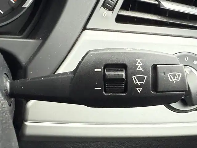 ＢＭＷ Ｚ４ sDrive23i 静岡県 2010(平22)年 3.5万km サファイアブラックP 純正ナビ/(CD/AM/FM/AUX/フルセグ)/速度警告/キーレスキー/ETC/ドライブレコーダー/フロアマット/純正17インチアルミホイール/保証書/取扱説明書/スペアキー