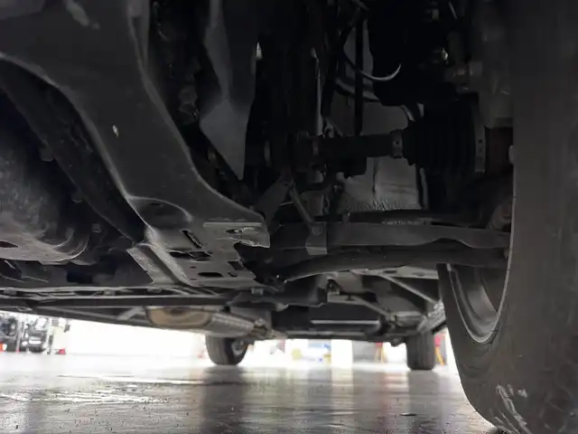 日産 セレナ ハイウェイスターVセレクションⅡ 三重県 2018(平30)年 1.9万km ダイヤモンドブラック S-HYBRID/FF/インパネCVT/純正 9インチナビ MM518D-L/（iPod/SD/FM/AM/TV/USB/Bluetooth/CD/DVD/Blu-ray/MUSIC STOCKER/HDMI/ドラレコ/AUX）/・純正 11インチ 後席モニター/インテリジェント アラウンドビューモニター（移動物検知機能付）*1/両側 ハンズフリーオートスライドドア/ドライブレコーダー 前方/ビルトイン ETC/安全/【OP】セーフティパックA/・踏み間違い衝突防止アシスト*/・インテリジェント パーキングアシスト*/・標識検知機能*/・インテリジェント DA（ふらつき警報）*/・フロント & バックソナー*/・LDW（車線逸脱警報）/・エマージェンシーブレーキ/装備/・定速クルーズコントロール/・前後 オートエアコン/・オートライト/・LEDヘッドライト/・フロントフォグライト/・ハイビームアシスト/・ヒーター付ドアミラー*1/・ステアリングスイッチ*1/・純正16inAW/・プッシュスタート/・保/取/ナビ取/・スマートキーx2/など/*1…セーフティパックAの装備
