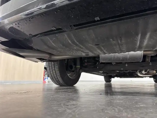日産 セレナ ハイウェイスターVセレクションⅡ 三重県 2018(平30)年 1.9万km ダイヤモンドブラック S-HYBRID/FF/インパネCVT/純正 9インチナビ MM518D-L/（iPod/SD/FM/AM/TV/USB/Bluetooth/CD/DVD/Blu-ray/MUSIC STOCKER/HDMI/ドラレコ/AUX）/・純正 11インチ 後席モニター/インテリジェント アラウンドビューモニター（移動物検知機能付）*1/両側 ハンズフリーオートスライドドア/ドライブレコーダー 前方/ビルトイン ETC/安全/【OP】セーフティパックA/・踏み間違い衝突防止アシスト*/・インテリジェント パーキングアシスト*/・標識検知機能*/・インテリジェント DA（ふらつき警報）*/・フロント & バックソナー*/・LDW（車線逸脱警報）/・エマージェンシーブレーキ/装備/・定速クルーズコントロール/・前後 オートエアコン/・オートライト/・LEDヘッドライト/・フロントフォグライト/・ハイビームアシスト/・ヒーター付ドアミラー*1/・ステアリングスイッチ*1/・純正16inAW/・プッシュスタート/・保/取/ナビ取/・スマートキーx2/など/*1…セーフティパックAの装備