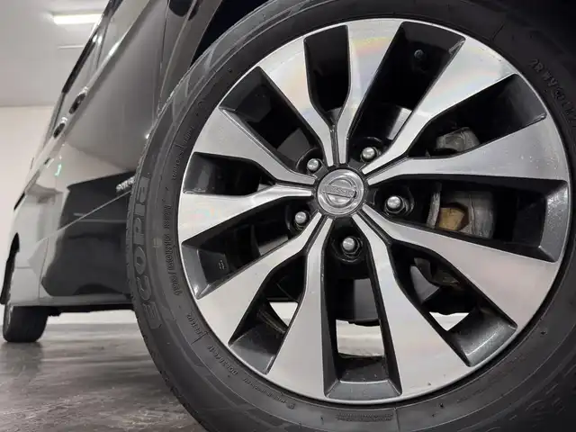 日産 セレナ ハイウェイスターVセレクションⅡ 三重県 2018(平30)年 1.9万km ダイヤモンドブラック S-HYBRID/FF/インパネCVT/純正 9インチナビ MM518D-L/（iPod/SD/FM/AM/TV/USB/Bluetooth/CD/DVD/Blu-ray/MUSIC STOCKER/HDMI/ドラレコ/AUX）/・純正 11インチ 後席モニター/インテリジェント アラウンドビューモニター（移動物検知機能付）*1/両側 ハンズフリーオートスライドドア/ドライブレコーダー 前方/ビルトイン ETC/安全/【OP】セーフティパックA/・踏み間違い衝突防止アシスト*/・インテリジェント パーキングアシスト*/・標識検知機能*/・インテリジェント DA（ふらつき警報）*/・フロント & バックソナー*/・LDW（車線逸脱警報）/・エマージェンシーブレーキ/装備/・定速クルーズコントロール/・前後 オートエアコン/・オートライト/・LEDヘッドライト/・フロントフォグライト/・ハイビームアシスト/・ヒーター付ドアミラー*1/・ステアリングスイッチ*1/・純正16inAW/・プッシュスタート/・保/取/ナビ取/・スマートキーx2/など/*1…セーフティパックAの装備