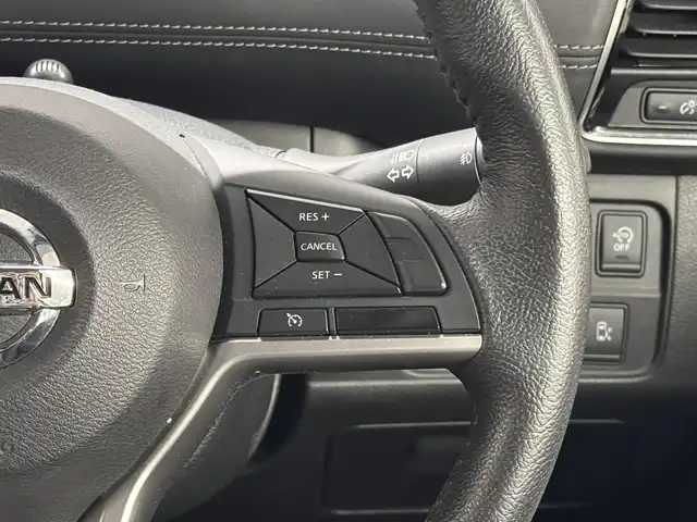 日産 セレナ ハイウェイスターVセレクションⅡ 三重県 2018(平30)年 1.9万km ダイヤモンドブラック S-HYBRID/FF/インパネCVT/純正 9インチナビ MM518D-L/（iPod/SD/FM/AM/TV/USB/Bluetooth/CD/DVD/Blu-ray/MUSIC STOCKER/HDMI/ドラレコ/AUX）/・純正 11インチ 後席モニター/インテリジェント アラウンドビューモニター（移動物検知機能付）*1/両側 ハンズフリーオートスライドドア/ドライブレコーダー 前方/ビルトイン ETC/安全/【OP】セーフティパックA/・踏み間違い衝突防止アシスト*/・インテリジェント パーキングアシスト*/・標識検知機能*/・インテリジェント DA（ふらつき警報）*/・フロント & バックソナー*/・LDW（車線逸脱警報）/・エマージェンシーブレーキ/装備/・定速クルーズコントロール/・前後 オートエアコン/・オートライト/・LEDヘッドライト/・フロントフォグライト/・ハイビームアシスト/・ヒーター付ドアミラー*1/・ステアリングスイッチ*1/・純正16inAW/・プッシュスタート/・保/取/ナビ取/・スマートキーx2/など/*1…セーフティパックAの装備